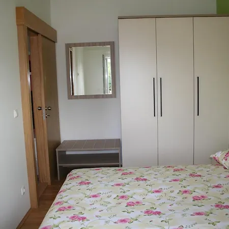 Apartment Tone & Marta Rogoznica (Sibenik-Knin)