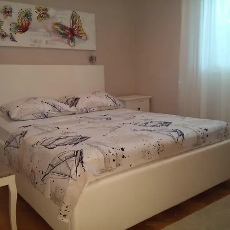 Tone & Marta Apartman Rogoznica
